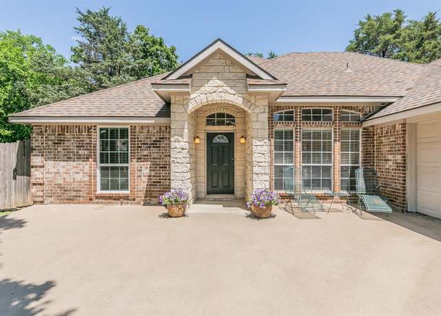 Property at 1944 Nottingham Dr, Kaufman, TX 75142, 3 beds, 2 baths