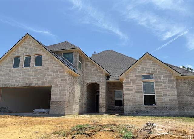 Property at 192 Lakeview Cir, Pilot Point, TX 76258, 4 beds, 2 baths