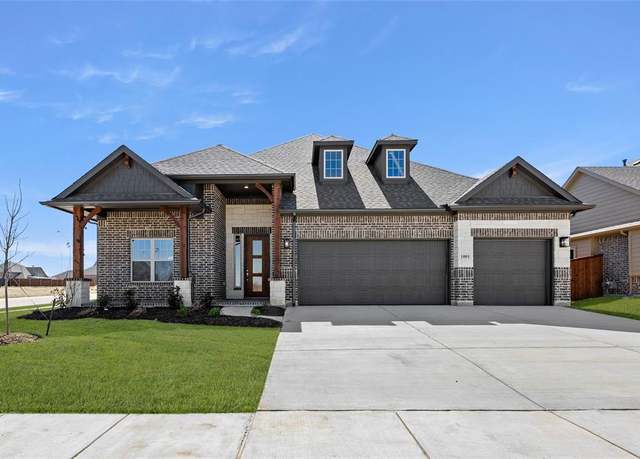Property at 1001 Emerald Trace Dr, Justin, TX 76247, 4 beds, 3 baths