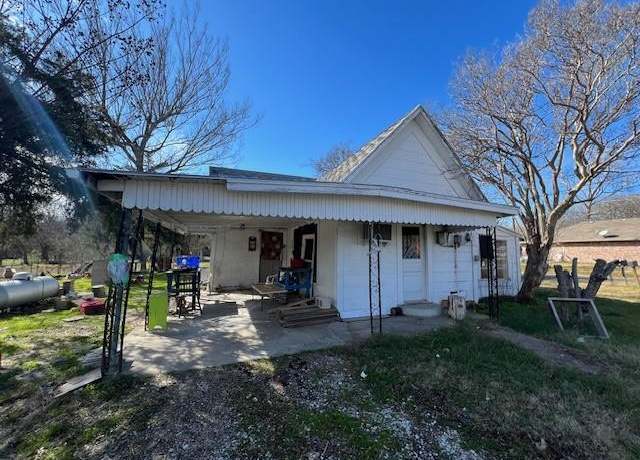Property at 672 County Road 2033, Klondike, TX 75448, 2 beds, 1 bath