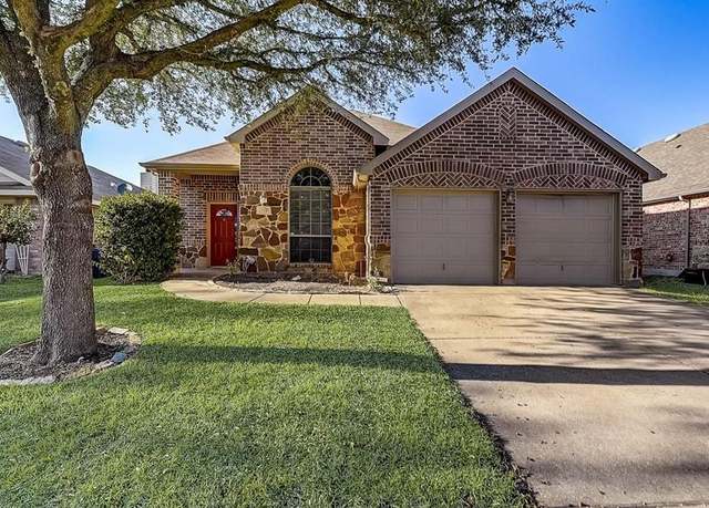 Property at 1014 Kimbro Dr, Forney, TX 75126, 4 beds, 2 baths