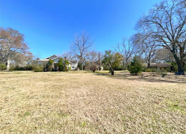 Property at 509 Kickapoo St, Frankston, TX 75763, 3 beds, 1 bath