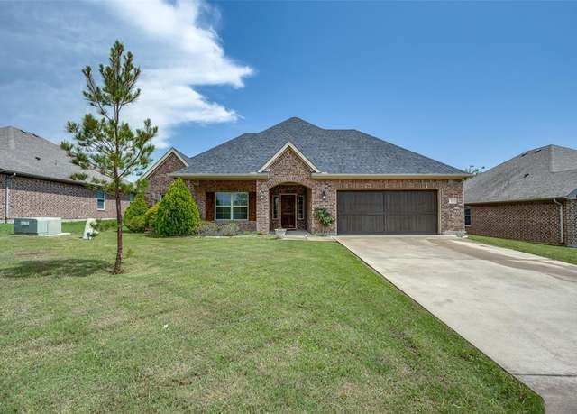 Property at 3331 Preston Club Dr, Sherman, TX 75092, 3 beds, 2 baths