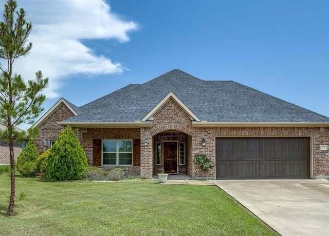 Property at 3331 Preston Club Dr, Sherman, TX 75092, 3 beds, 2 baths