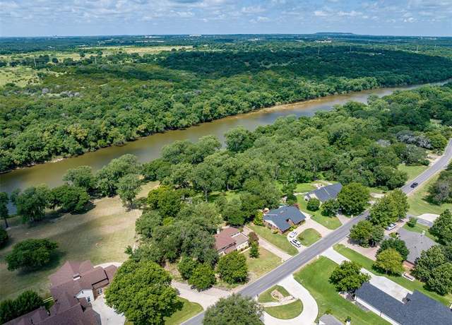 Property at 9304 Bellechase Rd, Granbury, TX 76049, 4 beds, 3 baths