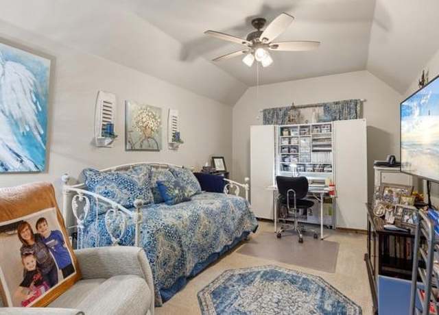Property at 915 Austin Ct, Weatherford, TX 76086, 3 beds, 2 baths