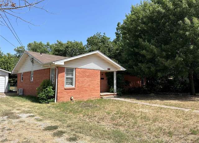 Property at 610 Cooper St, Bowie, TX 76230, 3 beds, 2 baths
