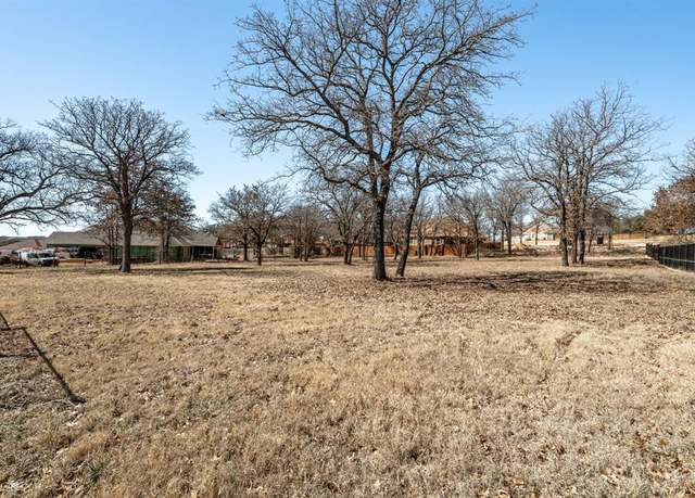 Property at 120 Chestnut Ct, Stephenville, TX 76401
