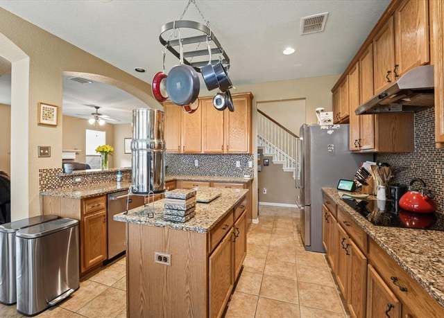 Property at 812 Cascades Dr, Allen, TX 75002, 4 beds, 2.5 baths