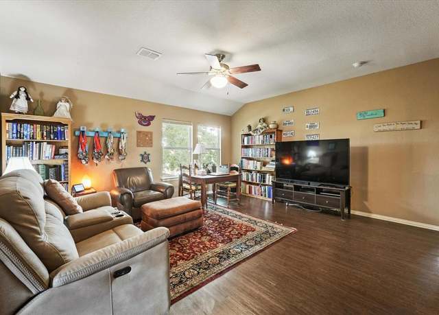 Property at 812 Cascades Dr, Allen, TX 75002, 4 beds, 2.5 baths