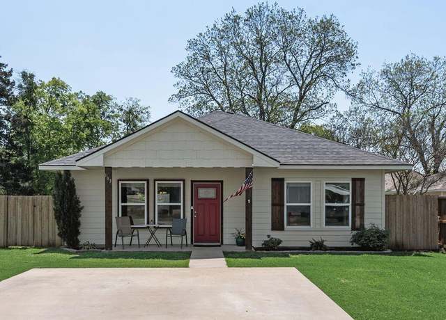 Property at 103 Texas St, Pottsboro, TX 75076, 3 beds, 2 baths