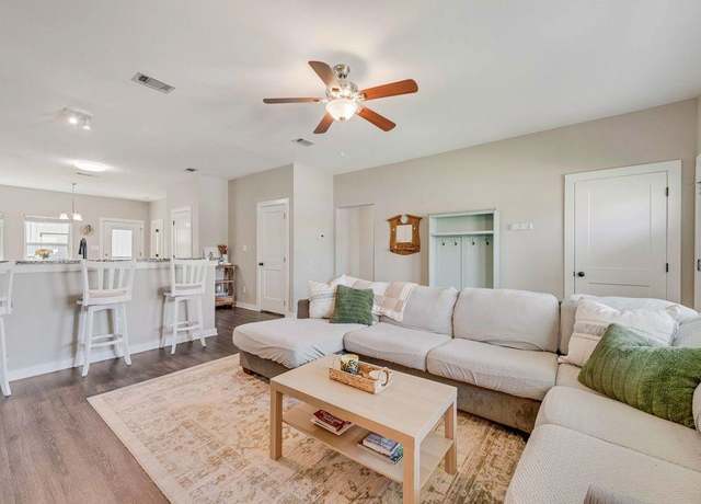 Property at 103 Texas St, Pottsboro, TX 75076, 3 beds, 2 baths