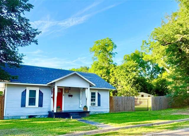 Property at 401 Ash St, Teague, TX 75860, 2 beds, 1 bath