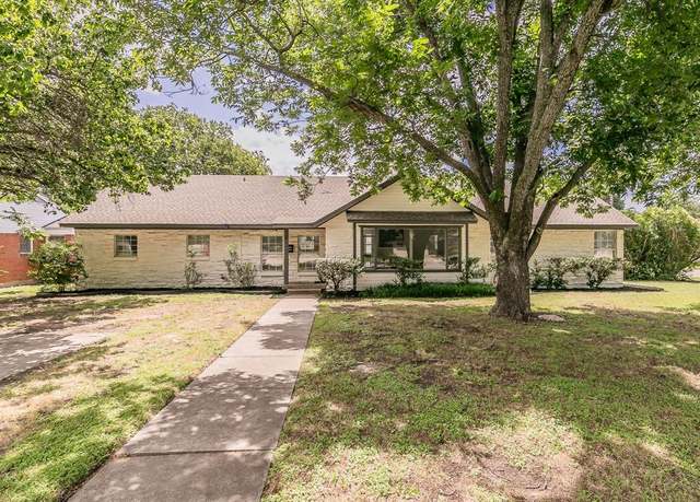 Property at 3909 Trail Lake Dr, Fort Worth, TX 76109, 5 beds, 4 baths