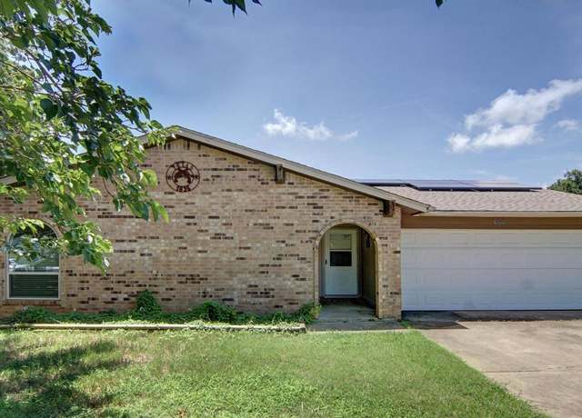 Property at 905 Redbud St, Crowley, TX 76036, 3 beds, 2 baths