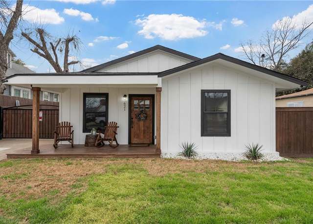 Property at 621 S 9th St, Waco, TX 76706, 5 beds, 2 baths