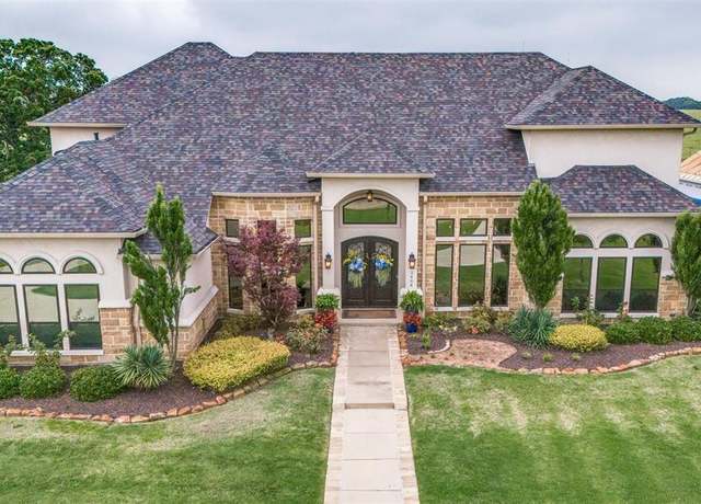 Property at 1404 Cumberland Dr, Corsicana, TX 75110, 4 beds, 4.5 baths