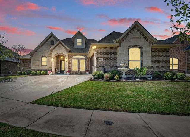 Property at 6902 Clayton Nicholas Ct, Arlington, TX 76001, 4 beds, 2.5 baths