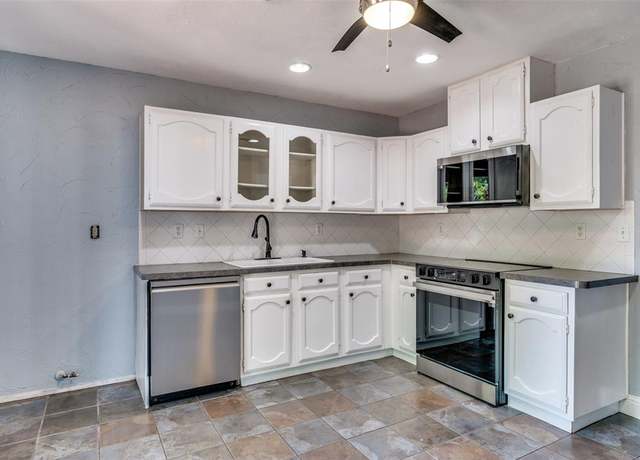 Property at 4201 Longmeadow Way, Fort Worth, TX 76133, 3 beds, 2 baths
