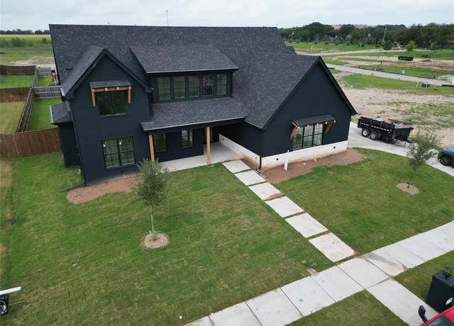 Property at 14000 RW Ct, Woodway, TX 76712, 5 beds, 3.5 baths