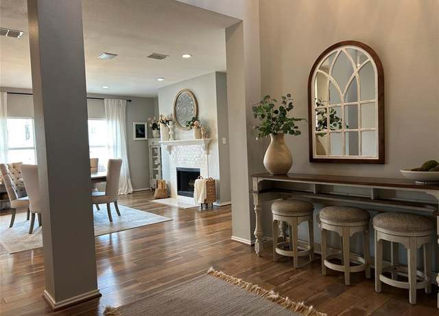 Property at 116 Valley Ranch Ct, Waxahachie, TX 75165, 4 beds, 2.5 baths