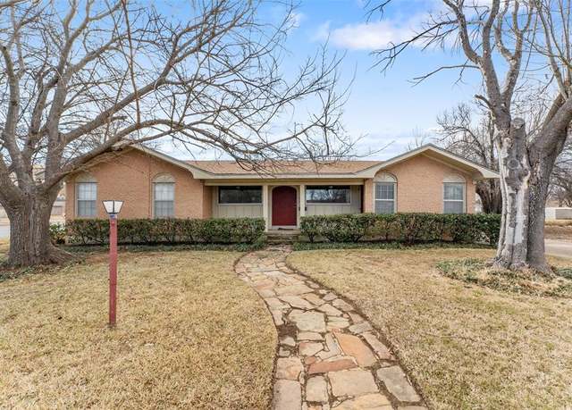 Property at 1909 8th St, Brownwood, TX 76801, 4 beds, 4 baths