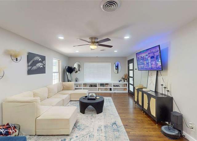 Property at 1408 Briarwood Blvd, Arlington, TX 76013, 3 beds, 2 baths