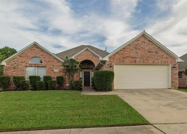 Property at 6233 Roaring Springs Dr, North Richland Hills, TX 76180, 3 beds, 2 baths