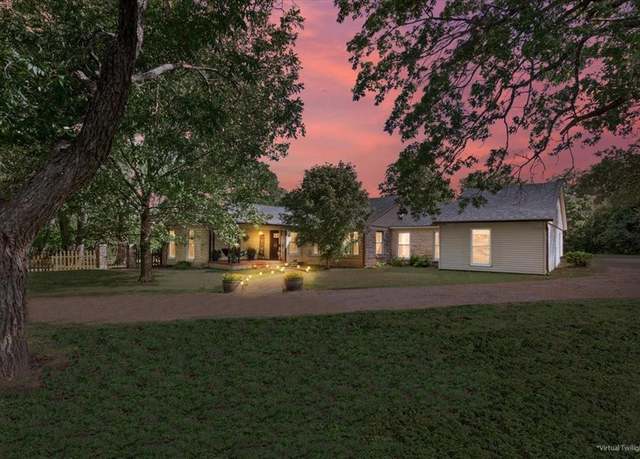 Property at 3015 Sturgis Ln, Waco, TX 76708, 4 beds, 3 baths