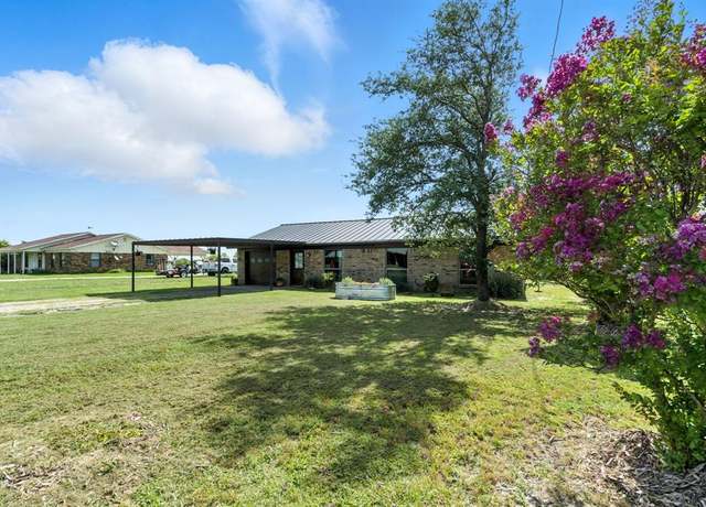 Property at 312 Green Acres Rd, Weatherford, TX 76088, 3 beds, 2 baths