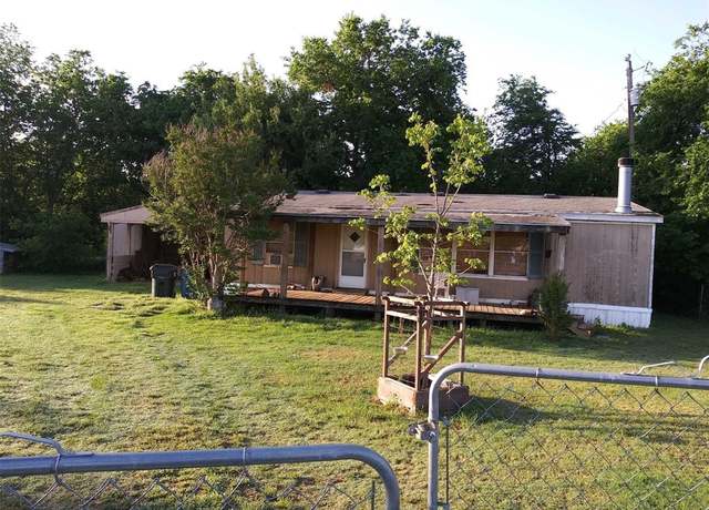 Property at 5410 Ashworth Ct, Granbury, TX 76048, 2 beds, 2 baths