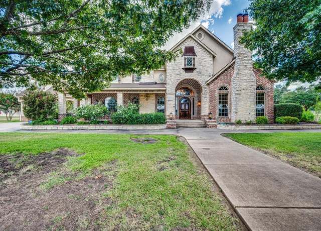 Property at 800 Locust Dr, Oak Leaf, TX 75154, 3 beds, 4.5 baths