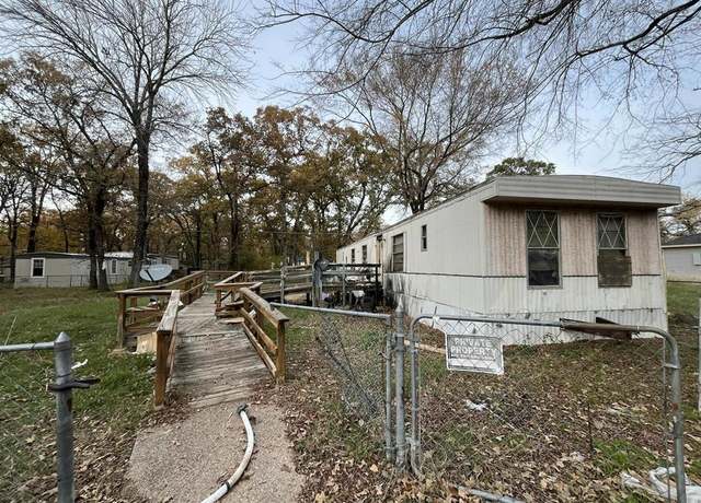 Property at 106 Navajo Dr, Mabank, TX 75156, 1 bed, 1 bath