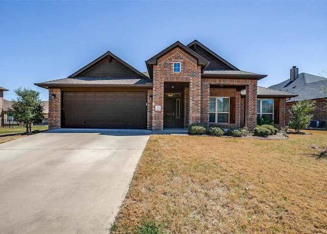 Property at 1023 Saint Andrews Dr, Burleson, TX 76028, 4 beds, 2 baths