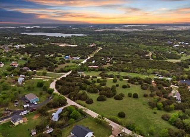 Property at 9112 Valley View Ct, Cleburne, TX 76033