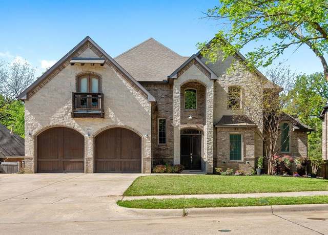Property at 2715 White Oak Dr, Grapevine, TX 76051, 5 beds, 4.5 baths