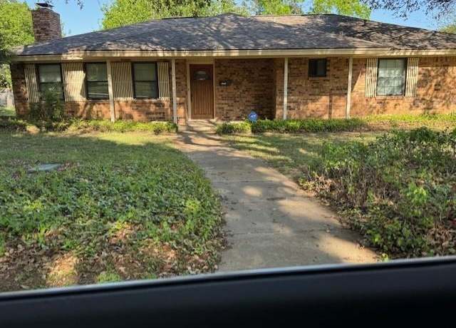 Property at 1006 Denmark St, Grand Prairie, TX 75050, 3 beds, 2 baths