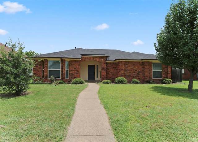 Property at 920 Micarta Dr, Mesquite, TX 75181, 3 beds, 2 baths