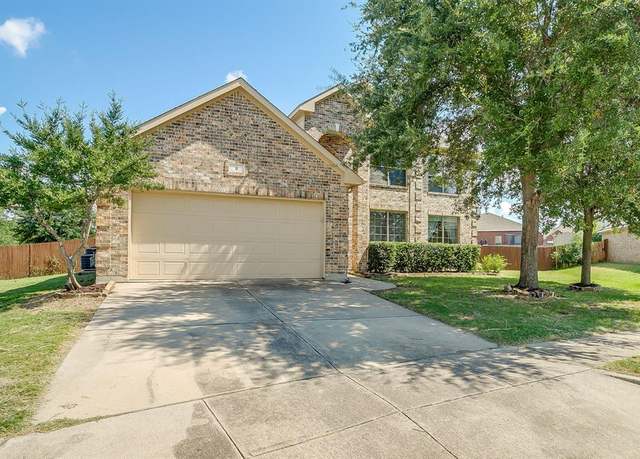 Property at 9 Tallwood Ln, Edgecliff Village, TX 76134, 4 beds, 3.5 baths