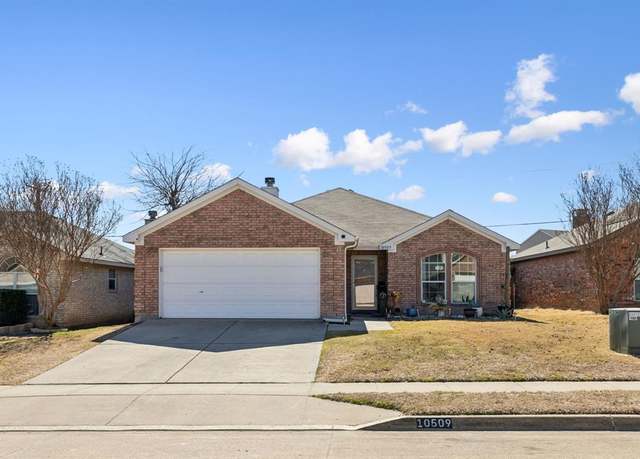 Property at 10509 Splitridge Ct, Fort Worth, TX 76108, 3 beds, 2 baths