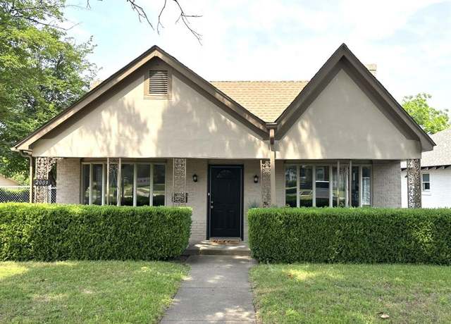 Property at 2009 Berwick Ave, Dallas, TX 75203, 3 beds, 2 baths