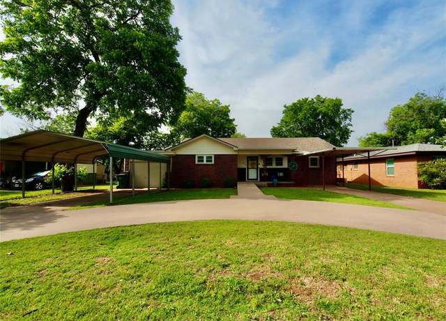 Property at 804 Austin Rd, Graham, TX 76450, 3 beds, 2 baths