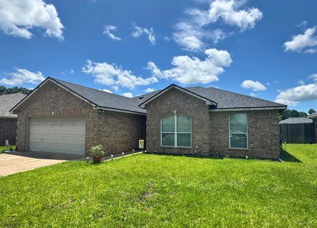 Property at 440 Maggie Cir, Flint, TX 75762, 3 beds, 2 baths