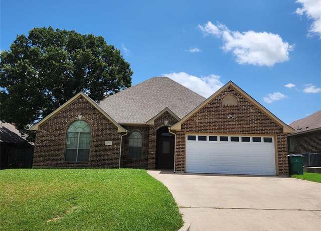 Property at 1210 Wells Fargo Blvd, Bridgeport, TX 76426, 4 beds, 2 baths
