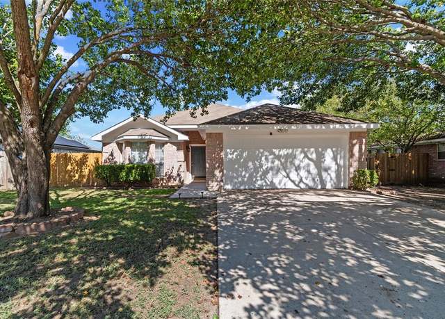 Property at 2722 Sunset Dr, Glenn Heights, TX 75154, 3 beds, 2 baths