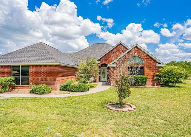 Property at 8816 Cleburne Hwy, Granbury, TX 76049, 3 beds, 2 baths