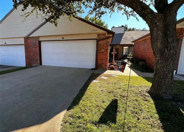 Property at 1004 Woburn Dr, Garland, TX 75043, 2 beds, 2 baths