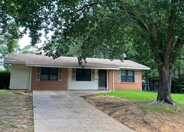 Property at 3038 Hoyte Dr, Shreveport, LA 71118, 3 beds, 2 baths