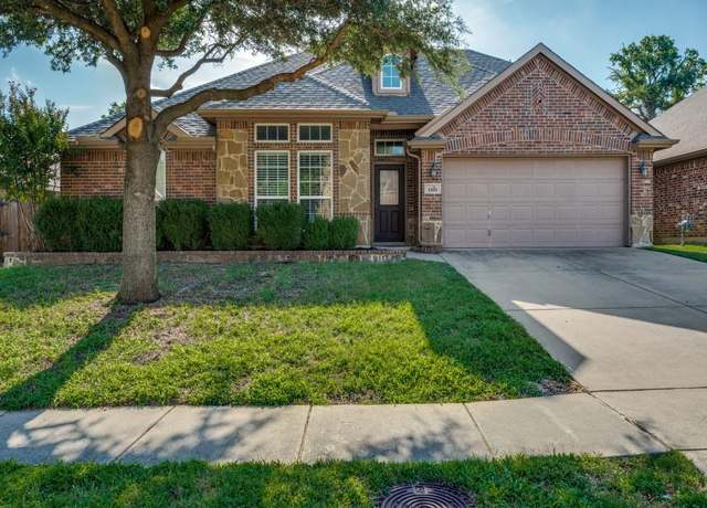 Property at 1101 Hidden Lake Dr, Burleson, TX 76028, 4 beds, 3 baths