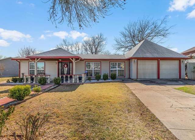 Property at 2201 Roberts Cut Off Rd, River Oaks, TX 76114, 3 beds, 2 baths